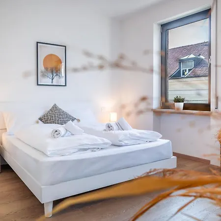 Aurora - The Center *