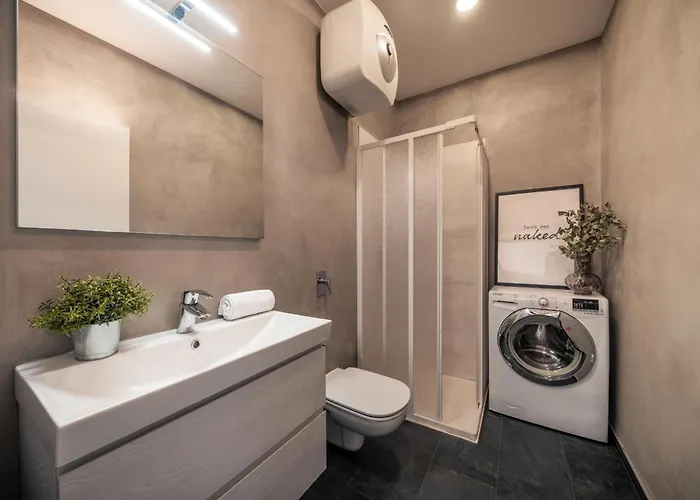 Aurora - The Center *